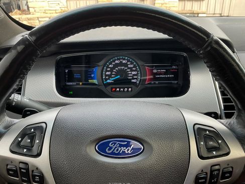 Used 2013 Ford Taurus SHO image 24