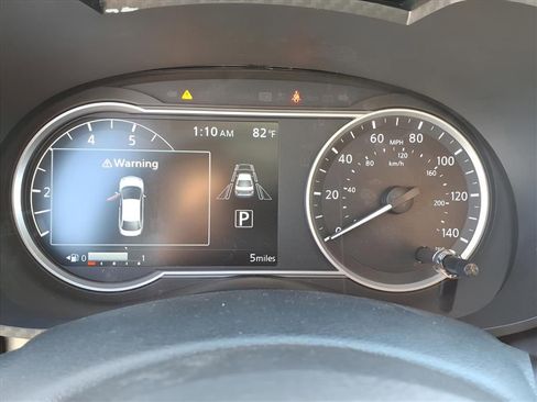 New 2025 Nissan Versa SR w/ Trunk Package image 21