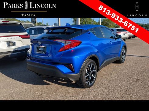 Used 2021 Toyota C-HR XLE image 4