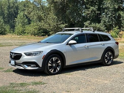 Used 2018 Buick Regal Preferred w/ Sights and Sounds Package AWD/4WD image 33