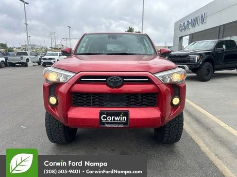 Used 2020 Toyota 4Runner SR5 Premium w/ Moonroof Package AWD/4WD image 2