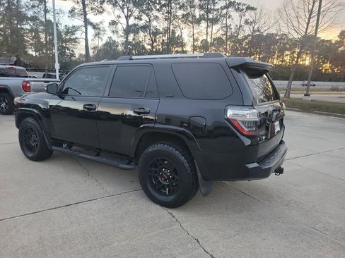 Used 2023 Toyota 4Runner SR5 Premium image 3