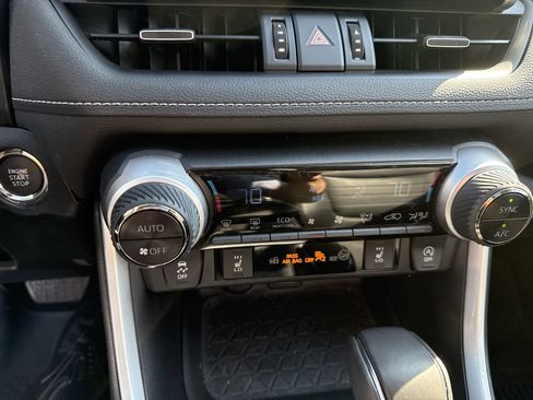 Used 2023 Toyota RAV4 XLE Premium image 21