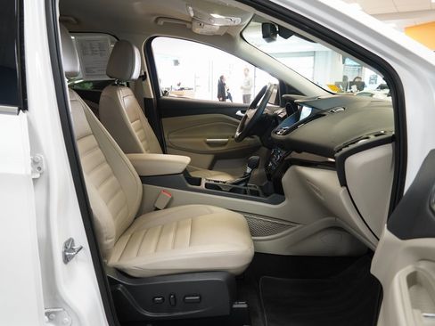 Used 2017 Ford Escape Titanium image 25