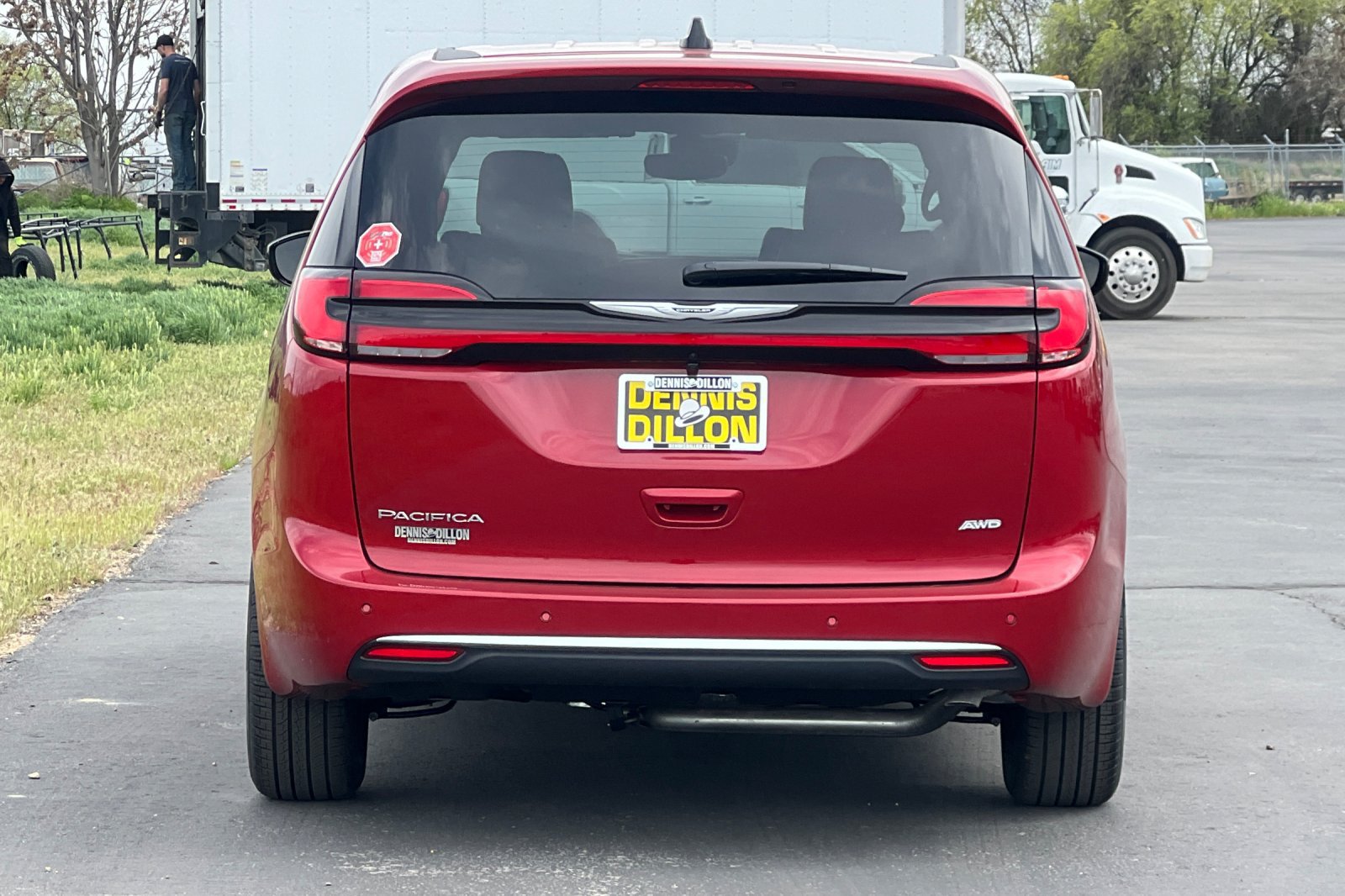 New 2026 Chrysler Pacifica Select AWD/4WD image 6