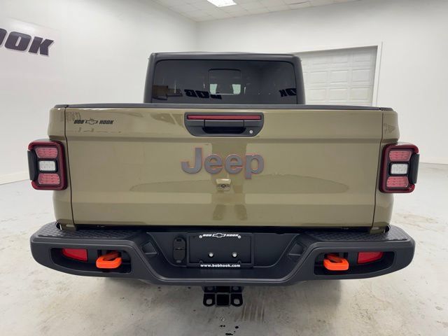 Used 2026 Jeep Gladiator Mojave AWD/4WD image 6