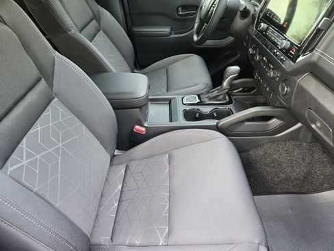 New 2026 Nissan Frontier SV w/ SV Convenience Package AWD/4WD image 9