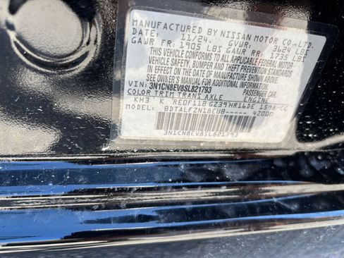 Used 2025 Nissan Versa SV FWD image 31
