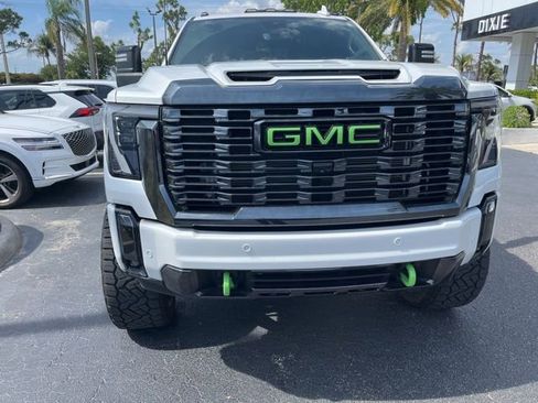 Used 2024 GMC Sierra 3500 Denali Ultimate AWD/4WD image 2