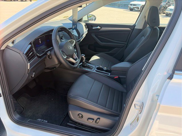 Certified 2023 Volkswagen Jetta SE w/ Panoramic Sunroof Package FWD image 18