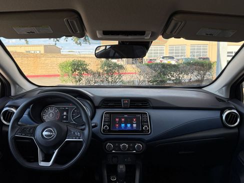 Used 2025 Nissan Versa SV FWD image 32