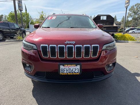 Used 2019 Jeep Cherokee Latitude w/ Popular Appearance Group image 2