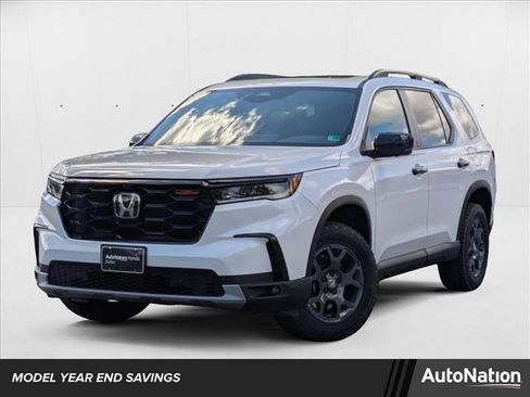 New 2025 Honda Pilot TrailSport image 1