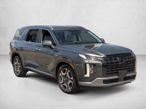 Used 2023 Hyundai Palisade SEL w/ Premium Package AWD/4WD image 3