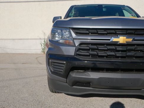 Used 2022 Chevrolet Colorado LT w/ Safety Package image 40