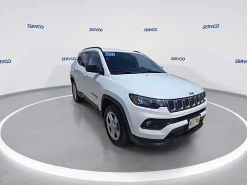 Used 2023 Jeep Compass Latitude AWD/4WD image 2