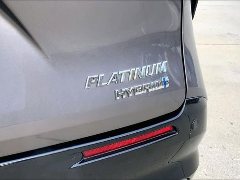 Certified 2021 Toyota Sienna Platinum image 17