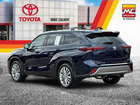 Certified 2026 Toyota Highlander Platinum AWD/4WD image 3
