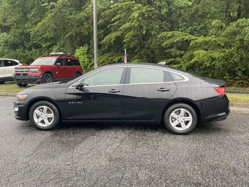 Used 2024 Chevrolet Malibu LT FWD image 2