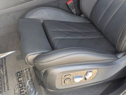 New 2026 BMW XM Label Red image 4