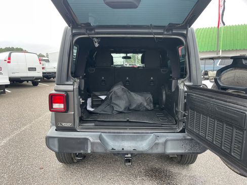 Used 2018 Jeep Wrangler Unlimited Sport S image 25