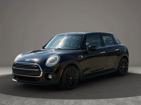 Used 2016 MINI Cooper 4-Door Hardtop image 7