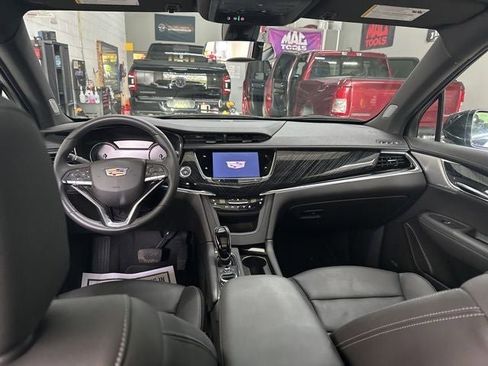 Certified 2023 Cadillac XT6 Premium Luxury AWD/4WD image 16