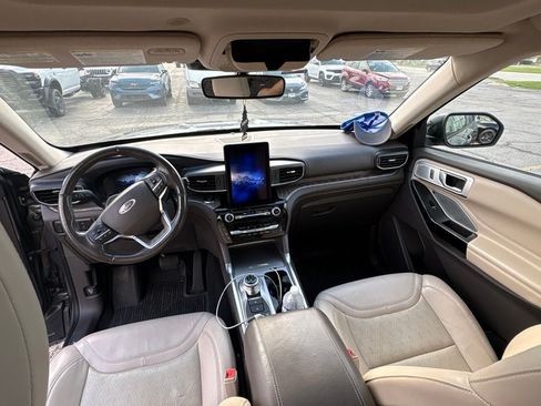 Used 2021 Ford Explorer Platinum w/ Equipment Group 601A AWD/4WD image 8