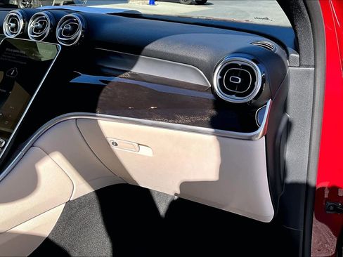 Used 2026 Mercedes-Benz GLC 300 GLC 300 image 37