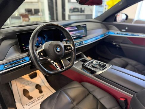 Used 2024 BMW 740i w/ Premium Package 2 RWD image 13