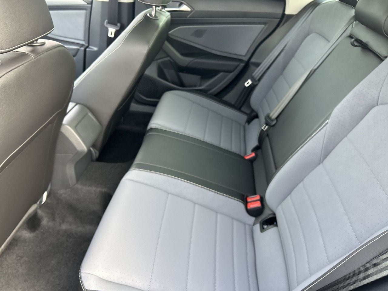 New 2027 Volkswagen Jetta SE FWD image 13