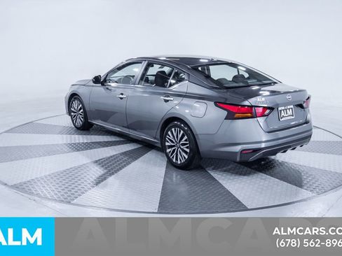 Used 2025 Nissan Altima 2.5 SV FWD image 7