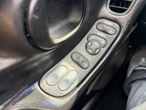 Used 2002 Chevrolet Corvette Coupe w/ Preferred Equipment Group2 image 22