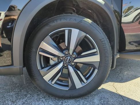 Certified 2024 Nissan Rogue SL FWD image 47