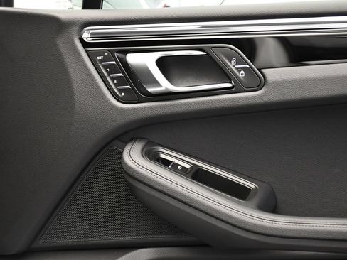 Certified 2026 Porsche Macan AWD/4WD image 48