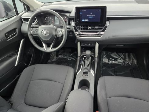 Used 2025 Toyota Corolla Cross LE AWD/4WD image 28