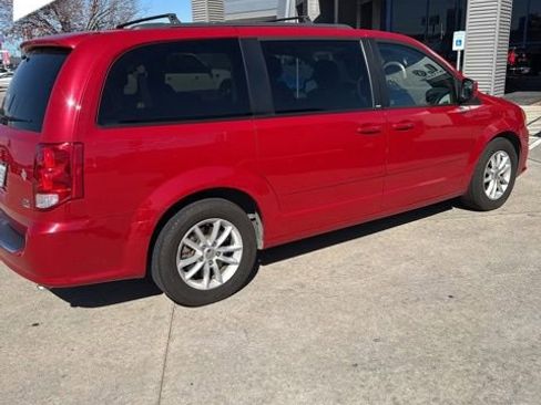 Used 2014 Dodge Grand Caravan SXT image 5