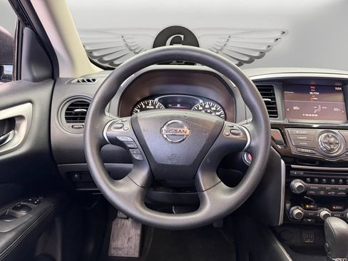 Used 2018 Nissan Pathfinder S FWD image 12