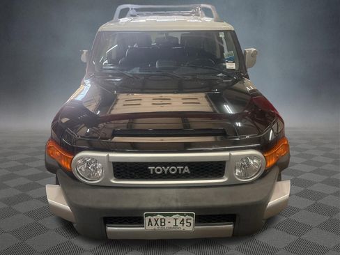 Used 2011 Toyota FJ Cruiser 4WD w/ Upgrade Pkg image 11