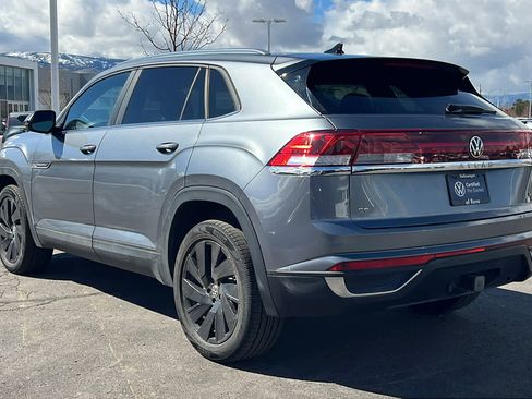 Certified 2024 Volkswagen Atlas Cross Sport SE image 7