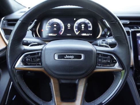 Used 2023 Jeep Grand Cherokee L Summit AWD/4WD image 18
