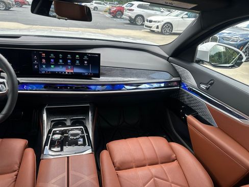 Used 2025 BMW 740i w/ Executive Package RWD image 25