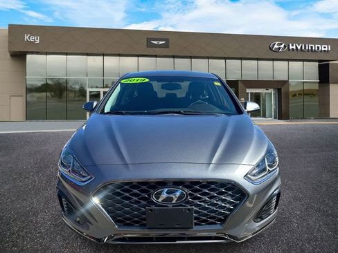 Used 2019 Hyundai Sonata SEL image 2