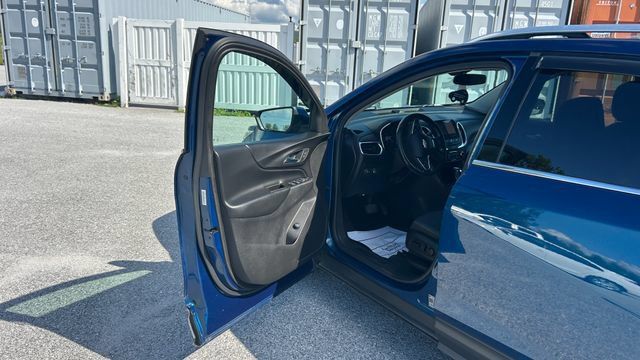 Used 2019 Chevrolet Equinox LT w/ Sun & Navigation Package AWD/4WD image 11
