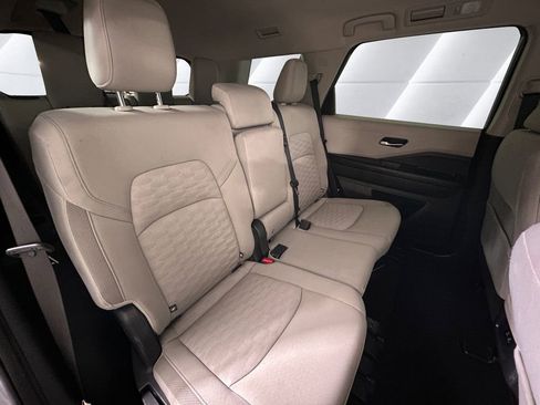 Used 2022 Nissan Pathfinder SV image 16