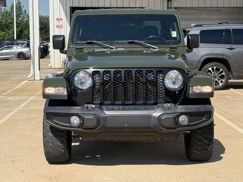 Used 2022 Jeep Gladiator Sport AWD/4WD image 7