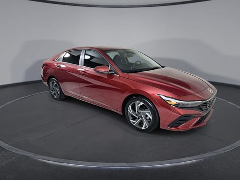Certified 2025 Hyundai Elantra SEL FWD image 2