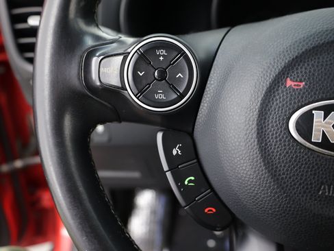 Used 2018 Kia Soul + FWD image 19