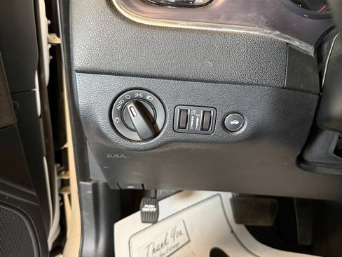 Used 2017 Dodge Charger SE w/ Power Sunroof Group image 17