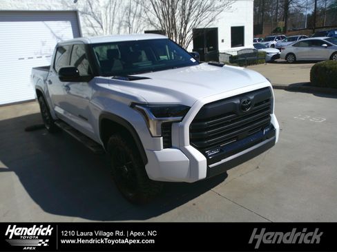Used 2024 Toyota Tundra Limited image 1